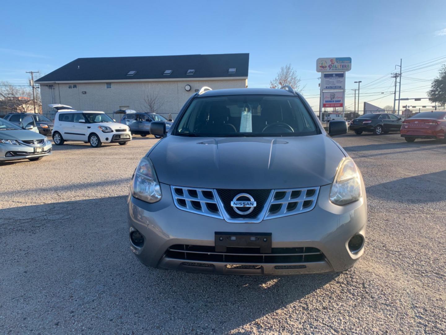 2015 Gray /gray Nissan Rogue Select (JN8AS5MT8FW) , AUTOMATIC transmission, located at 1830 North Belt Line Road, Irving, TX, 75061, (469) 524-0199, 32.834373, -96.993584 - Photo#1